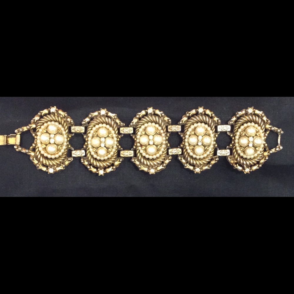 Vintage Gold Tone Pearl & Crystal Link Bracelet